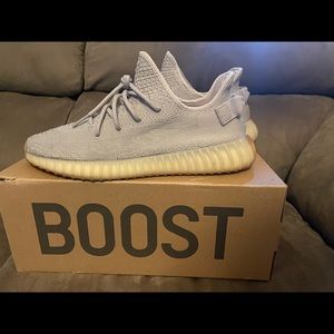 Yeezy 350 v2 size 12 (pending don’t buy)